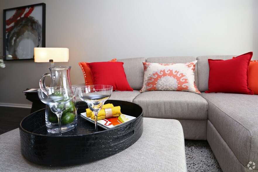 More Photos Of 123 N Desplaines St, Chicago Apartments For Lease