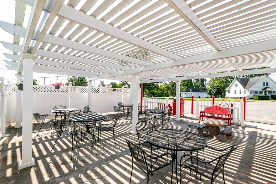 More Photos Of 961 E High St, Hicksville Restaurant For Sale