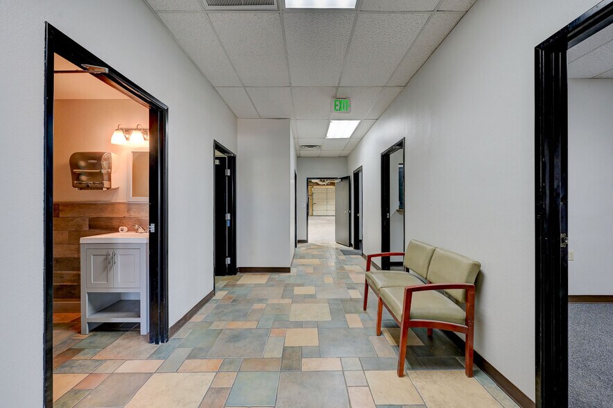 More Photos Of 2951 Westwood Dr, Las Vegas Distribution For Lease