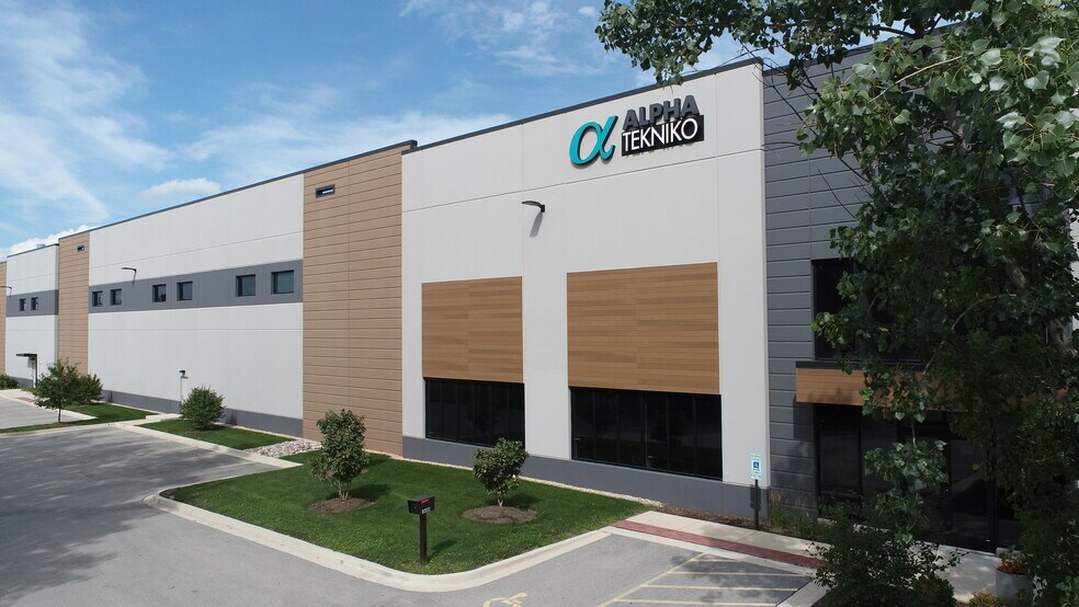 More Photos Of 1400 Rose Rd, Lake Zurich Manufacturing For Sale