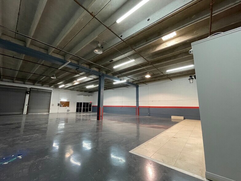 More Photos Of 3004 NW 79th Ave, Doral Warehouse For Lease