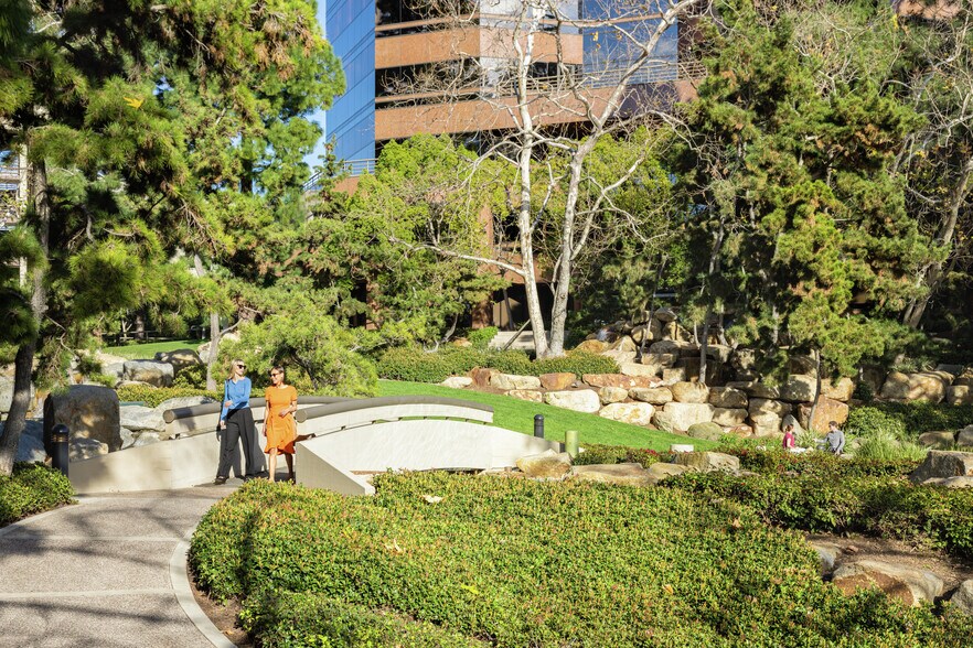 More Photos Of 4370 La Jolla Village Dr, San Diego Office For Lease