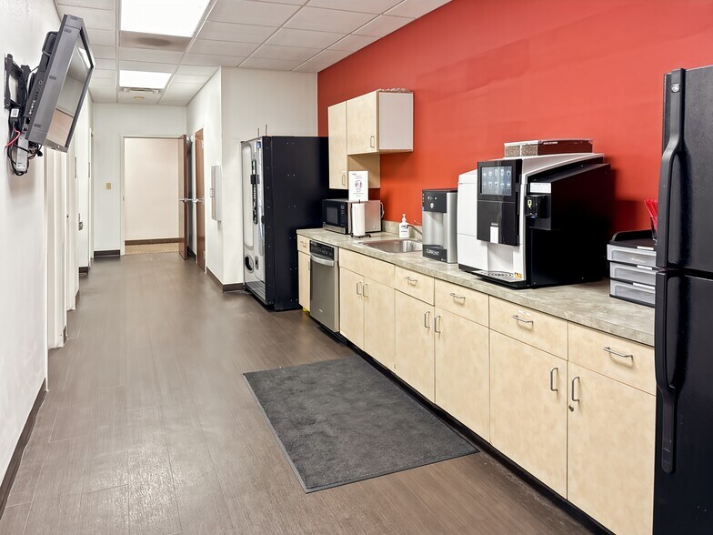 More Photos Of 8270 Woodland Center Blvd, Tampa Coworking Space