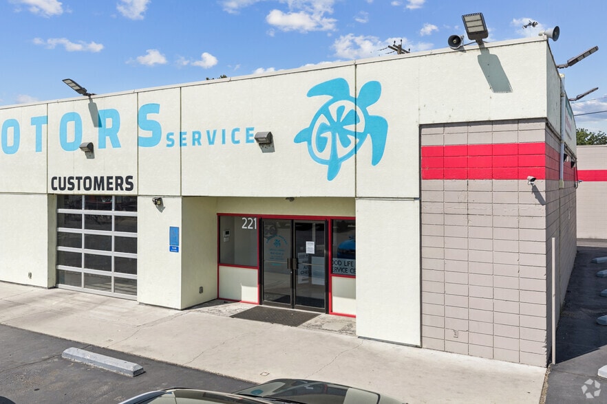 More Photos Of 221 11th Ave N, Nampa Auto Repair For Sale