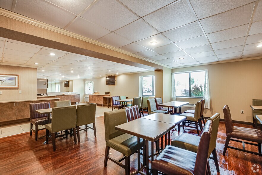 More Photos Of 7815 Nicollet Ave S, Bloomington Hotel For Sale