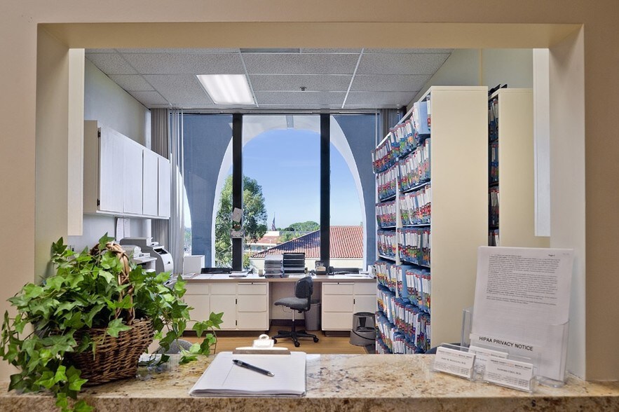 More Photos Of 23521 Paseo de Valencia, Laguna Hills Medical For Lease