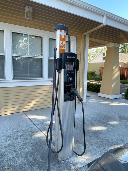 More Photos Of 525 E Cotati Ave, Cotati Office For Sale