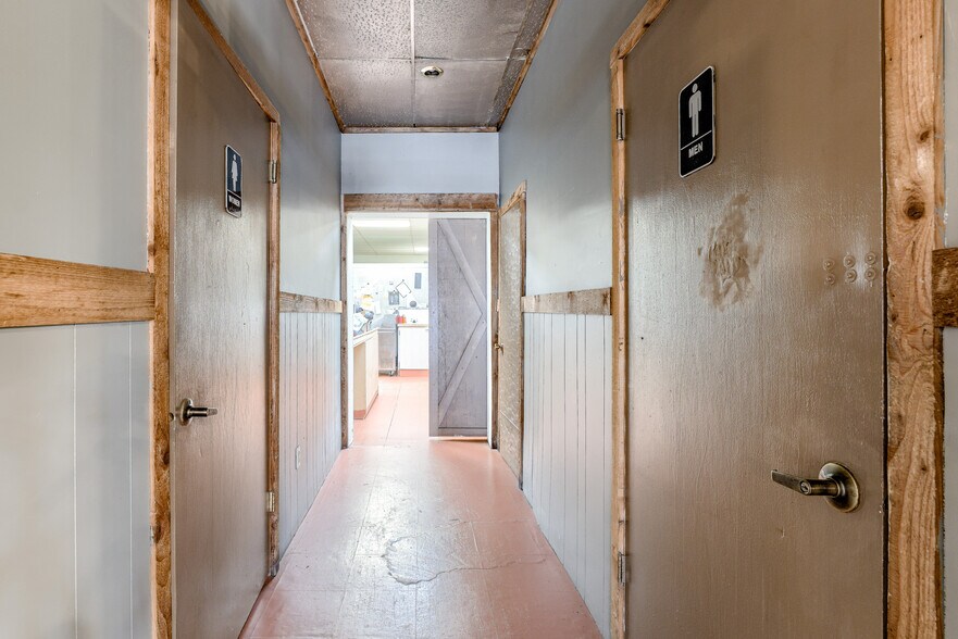 More Photos Of 644 Main St, North Bend Restaurant For Sale