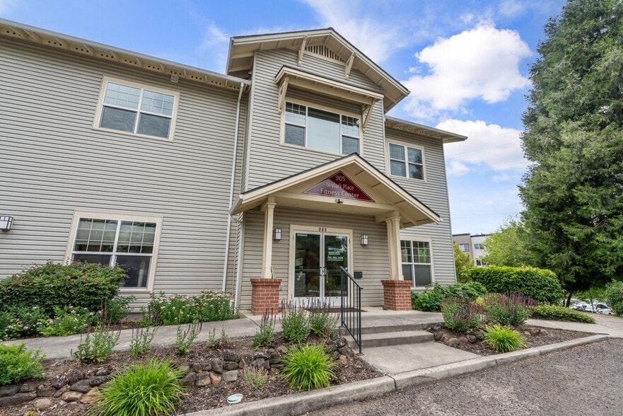 Primary Photo Of 905 Skylark Pl, Ashland Healthcare For Sale