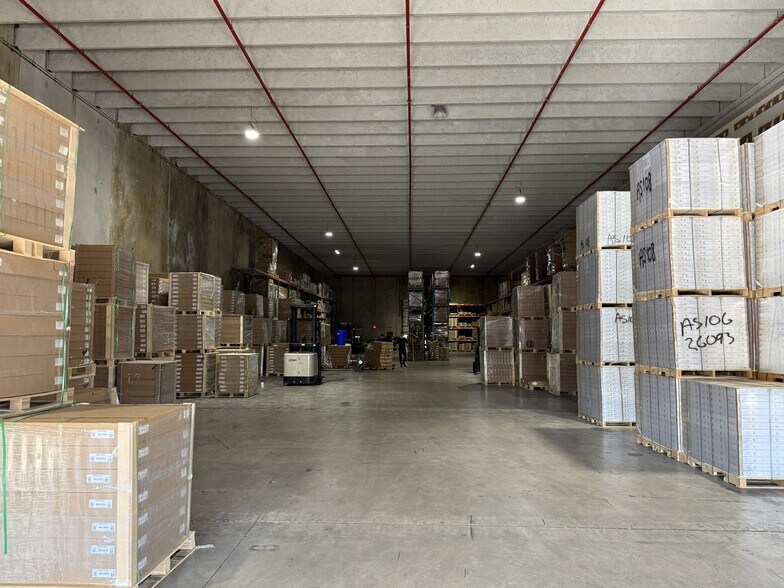 More Photos Of 2001 Australian Ave, Riviera Beach Warehouse For Lease
