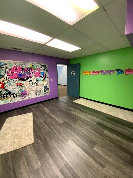 More Photos Of 2908 2nd Ave SE, Calgary Warehouse For Lease