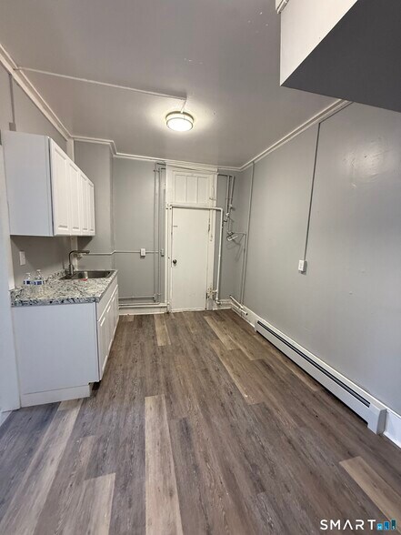 More Photos Of 80-82 Maple Ave, New London Apartments For Sale