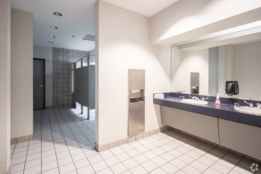 More Photos Of 2701 W Plano Pky, Plano Flex For Lease