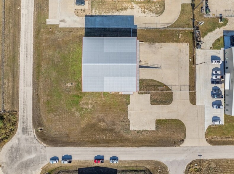 More Photos Of 6022 Imperial Loop Dr, College Station Warehouse For Lease