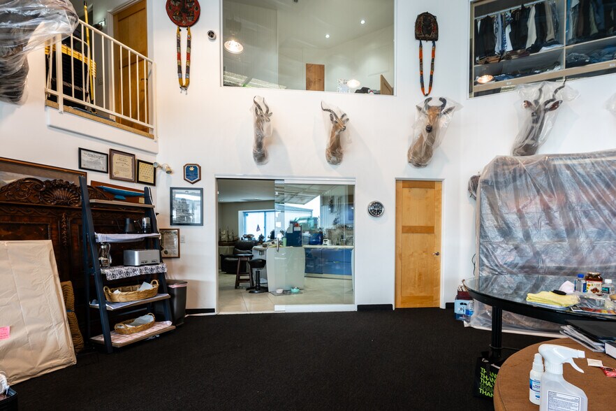 More Photos Of 3753 Montgomery Drive, San Diego Airplane Hangar For Sale