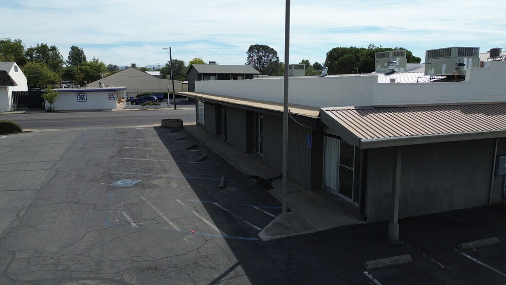 More Photos Of 2358-2368 Lincoln St, Oroville Office For Lease