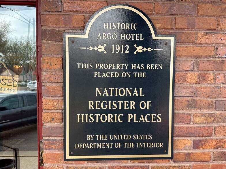 More Photos Of 211 W Kansas St, Crofton Hotel For Sale