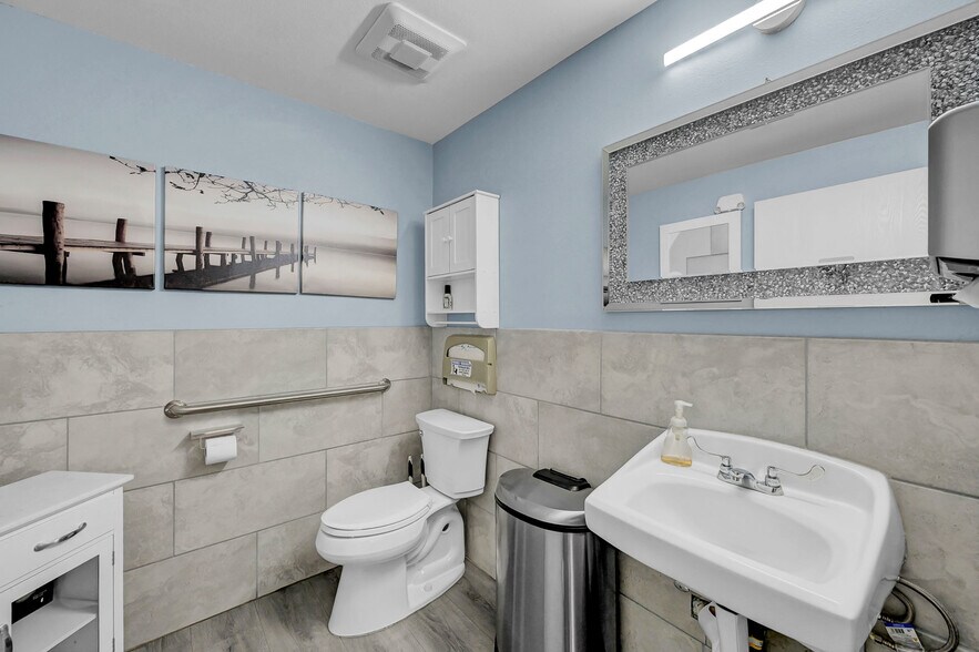 More Photos Of 1433 N Boulder Hwy, Henderson Freestanding For Sale