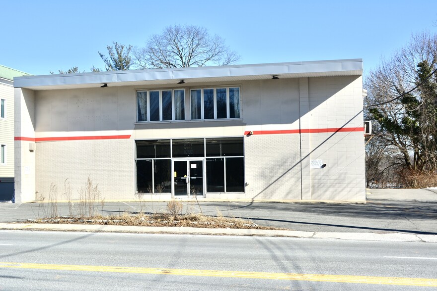 More Photos Of 1395 Boston Post Rd, Larchmont Freestanding For Sale