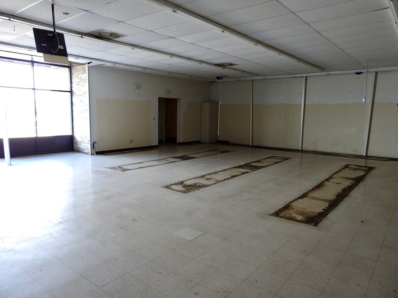 More Photos Of 3800 S Zapata Hwy, Laredo Freestanding For Lease
