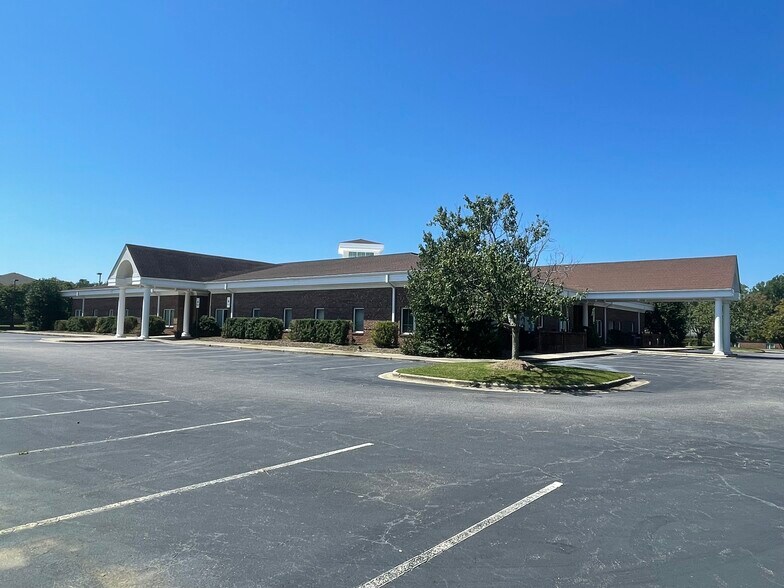 More Photos Of 2402 Camden St SW, Wilson Medical For Lease
