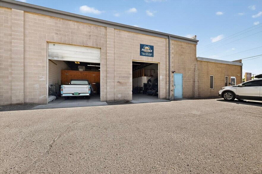 More Photos Of 2105 Aztec Rd NE, Albuquerque Warehouse For Sale