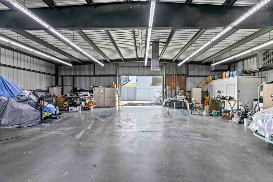 More Photos Of 11782 Sheldon St, Sun Valley Warehouse For Lease