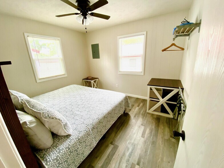 More Photos Of 1575 Tablerock Cir, Branson Hotel For Sale