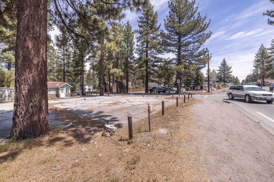 More Photos Of 401 W Big Bear Blvd, Big Bear City Auto Dealership For Lease