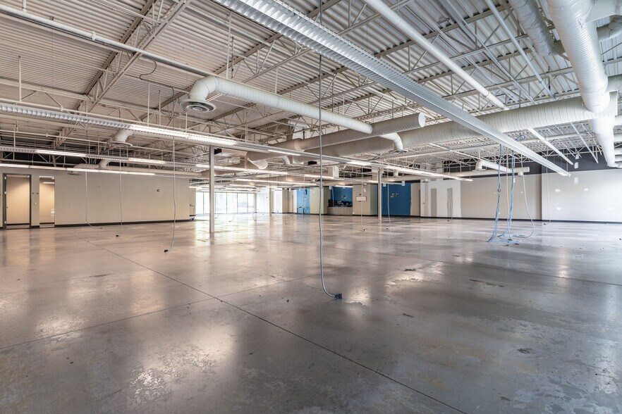 More Photos Of 2015 Vaughn Rd, Kennesaw Business Park For Sale