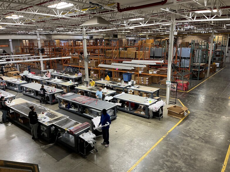 More Photos Of 2973 Dormax St SW, Grandville Manufacturing For Sale