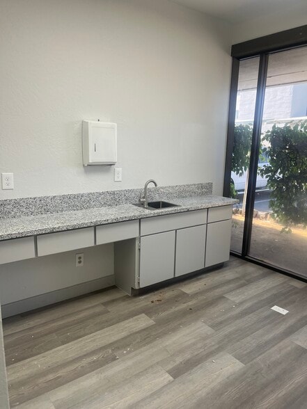 More Photos Of 4747 N 1st St, Fresno Medical For Lease