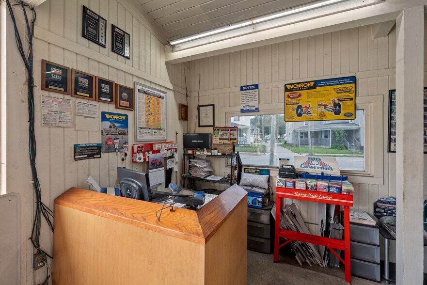 More Photos Of 602 S Jefferson St, Huntington Specialty For Sale
