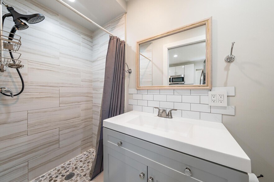 More Photos Of 940 Charles St, West Palm Beach Multifamily For Sale