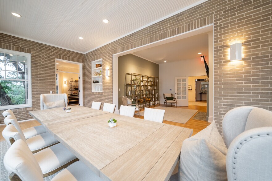 More Photos Of 904 San Antonio St, Austin Office For Lease