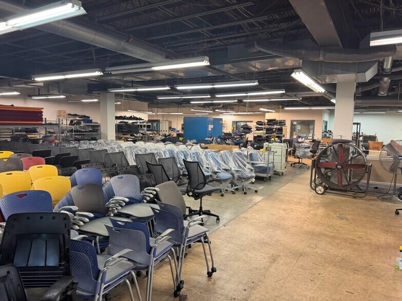 More Photos Of 8 Nutmeg Rd S, South Windsor Light Manufacturing For Lease