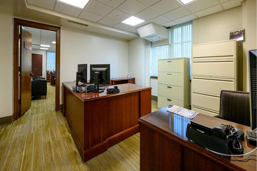 More Photos Of 73 W Flagler St, Miami Office For Sale