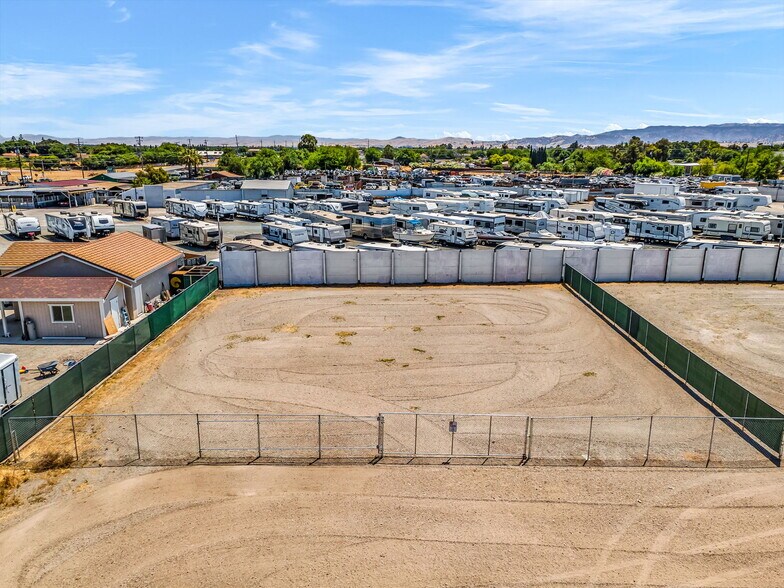 More Photos Of 6181 Brentwood Blvd, Brentwood Land For Lease