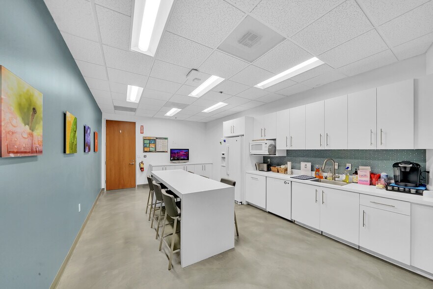 More Photos Of 15901 Red Hill Ave, Tustin Office For Sale