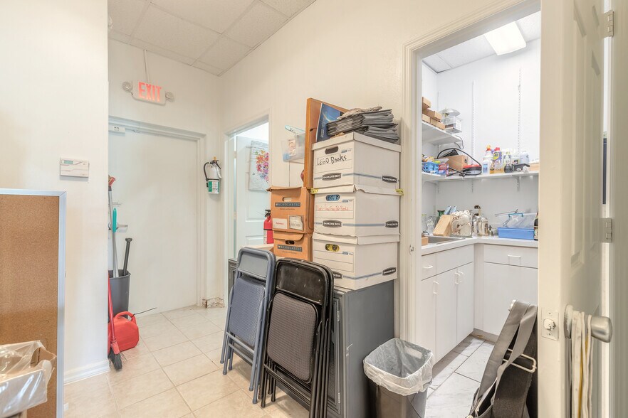 More Photos Of 258 Riverside Dr, Daytona Beach Storefront Retail Office For Sale