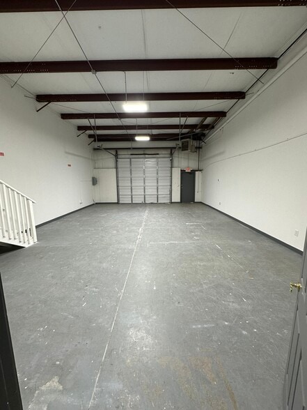 More Photos Of 6820 Meadow Ridge Ct, Alpharetta Light Manufacturing For Lease