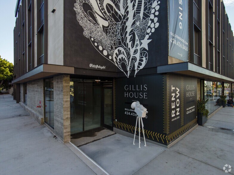 More Photos Of 5570 Melrose Ave, Los Angeles Apartments For Lease