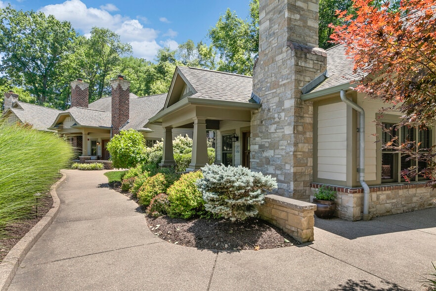 More Photos Of 3500 Saint Albans Rd, Saint Albans Hotel For Sale