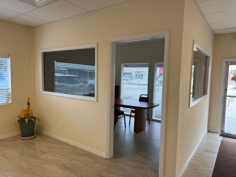 More Photos Of 1896 Elsa St, Naples Warehouse For Lease