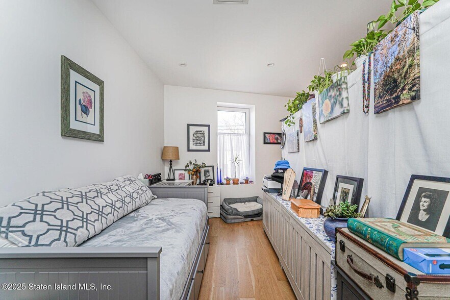 More Photos Of 664 Bay St, Staten Island Office For Sale