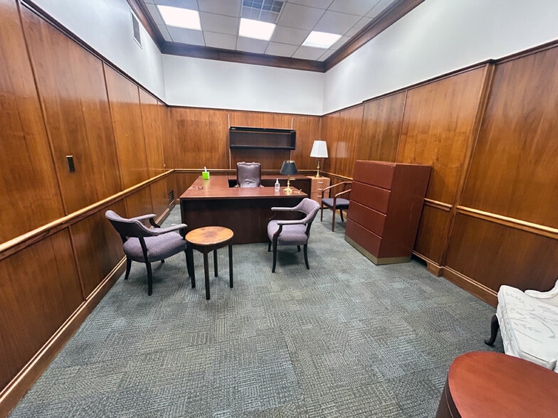 More Photos Of 331 Bridge St, New Cumberland Office For Sale