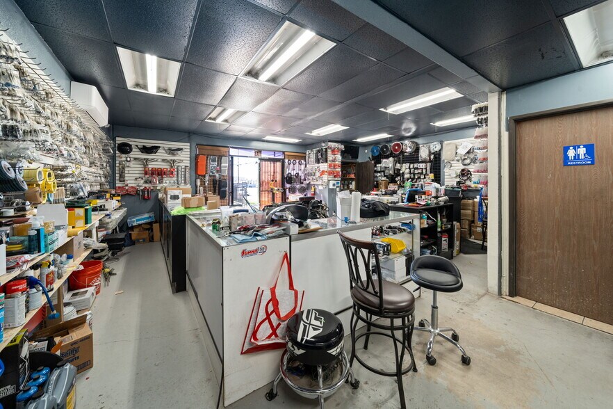 More Photos Of 471 S Allen St, San Bernardino Service For Sale