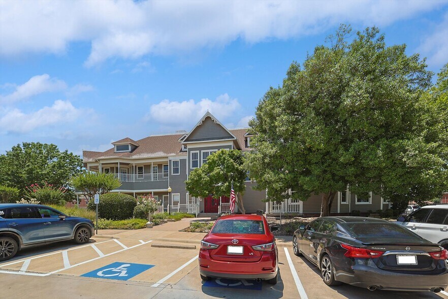 More Photos Of 6800 Heritage Pky, Rockwall Medical For Lease