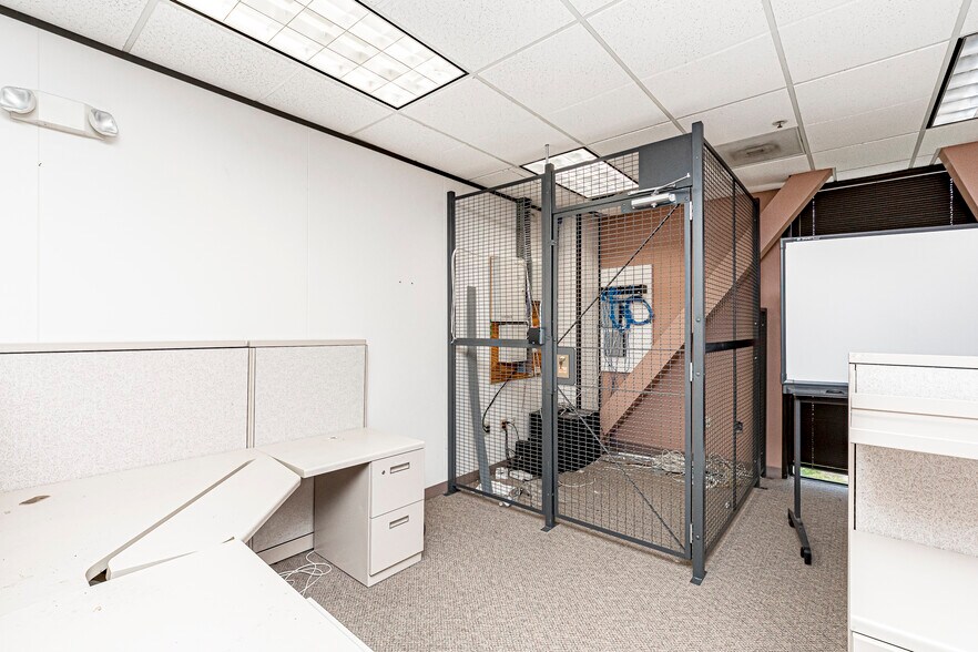 More Photos Of 3636 S Sherwood Forest Blvd, Baton Rouge Office For Lease