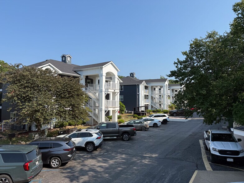 More Photos Of 3165 Falls Pky, Branson Hotel For Sale